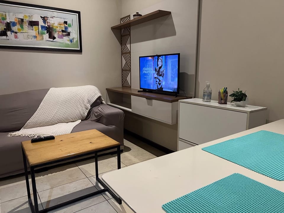 Communal lounge/ TV room, TV and multimedia, Living room, Seating area, Dining area