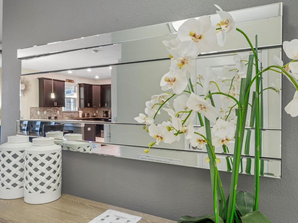Luxury 6-Bedroom Villa near Disney with Private Pool House in Four Corners