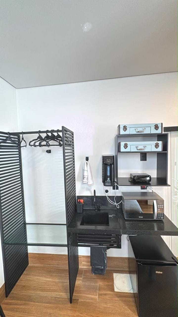 1Studio ao lado da Praça Augusto Silva, PRÓXIMO À UFLA E UNILAVRAS Apartment in State of São Paulo