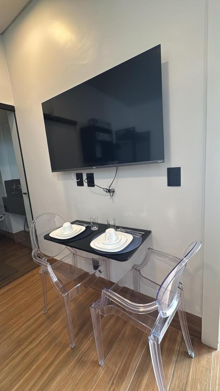 1Studio ao lado da Praça Augusto Silva, PRÓXIMO À UFLA E UNILAVRAS Apartment in State of São Paulo