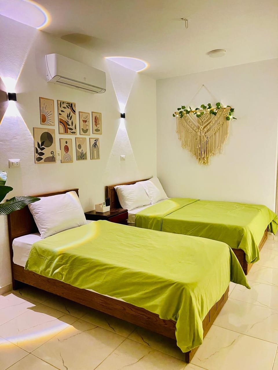 Bed, Photo of the whole room, Bedroom, air conditioner