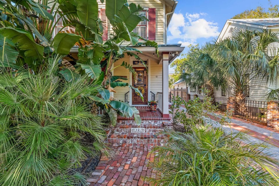 Sevilla Grand l Walk to DNTN l Outdoor Relaxation House in Saint Augustine