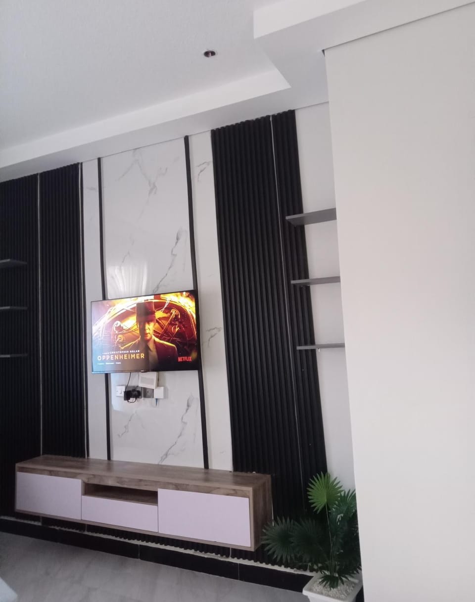 Cozy quiet 1br Apt Ntinda kisasi with Power Backup, AC, Great Views & Free Unlimited WiFi Apartment in Kampala