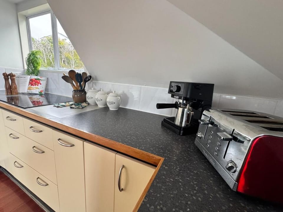 Belleview Cottage- Cute cottage with views of sea, city and snowpeeks Apartment in Christchurch