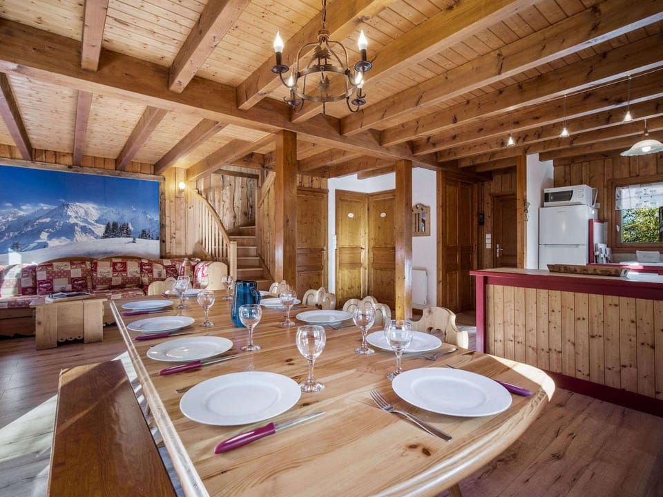 Chalet savoyard près des pistes, 13 personnes, Parking, Wifi - FR-1-568-59 Chalet in Les Allues