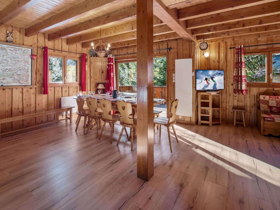Chalet savoyard près des pistes, 13 personnes, Parking, Wifi - FR-1-568-59 Chalet in Les Allues