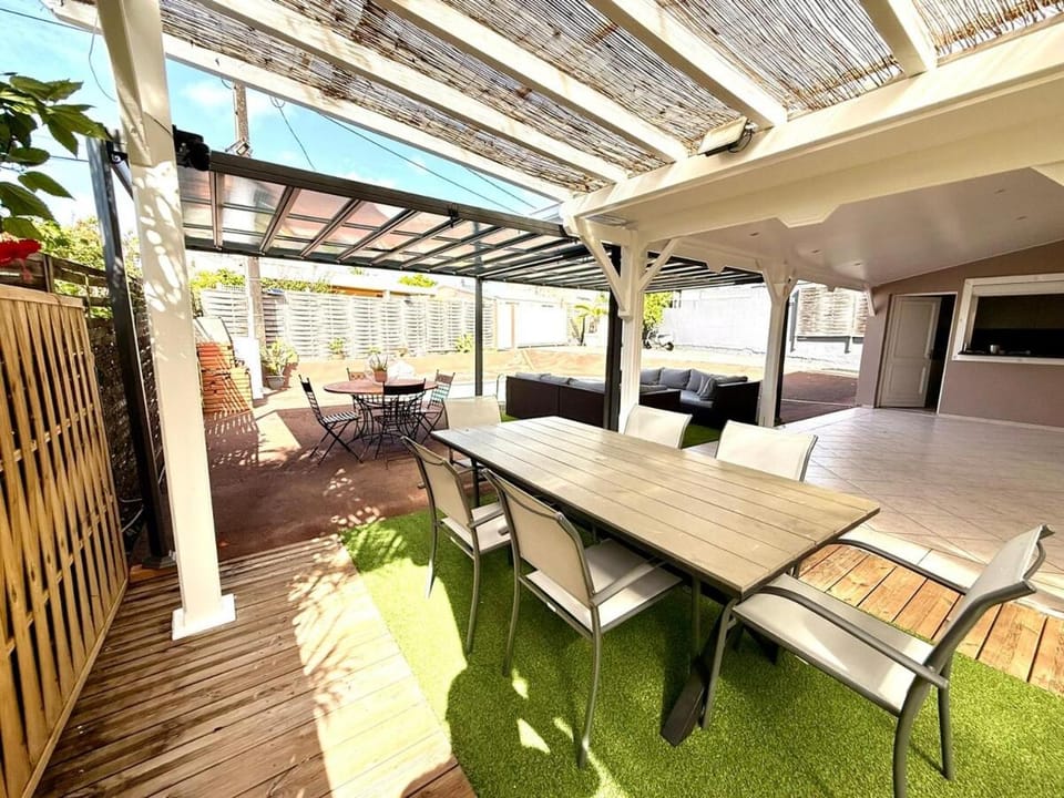 Dining area, Meals