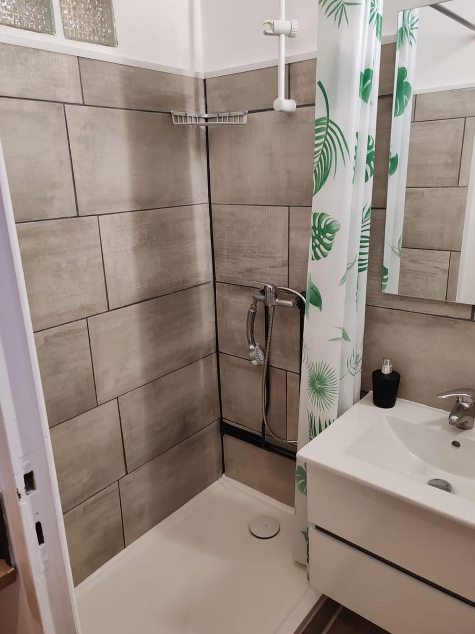 Appartement romantique avec jacuzzi Apartment in La Londe-les-Maures