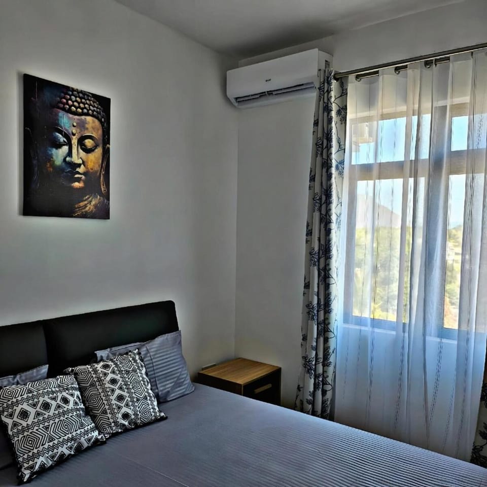 Bed, Bedroom, air conditioner