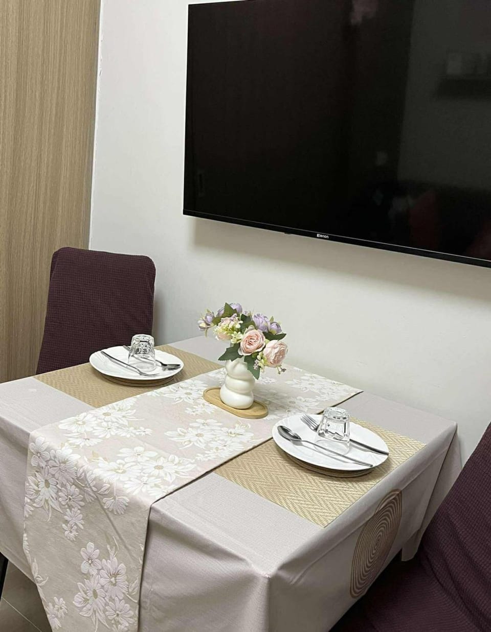 TV and multimedia, Dining area