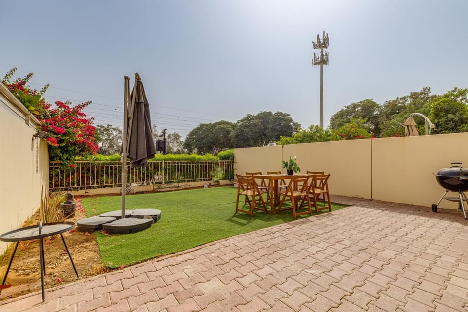 Allsopp & Allsopp - 2-Bedroom with Maids Room Villa in The Springs 8 Villa in Dubai