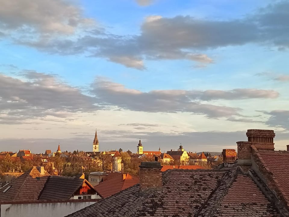 Property building, Day, City view