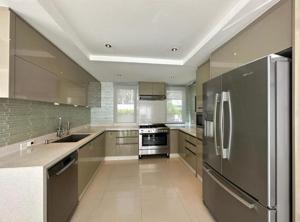 Kitchen or kitchenette, Kitchen or kitchenette, dishwasher, oven, stove