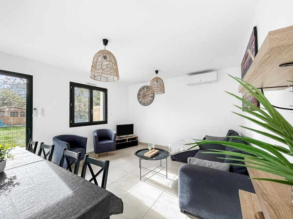 Télétravail · 4 suites (sdb) · Bureaux · Terrasse Villa in Poitiers