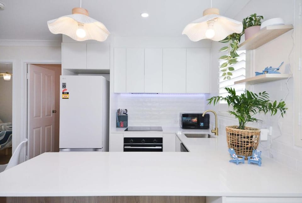 Kitchen or kitchenette, oven, stove