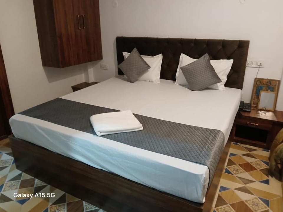 Bed, Photo of the whole room