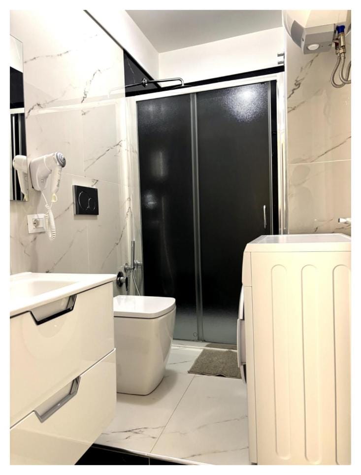 Shower, Toilet, Bathroom