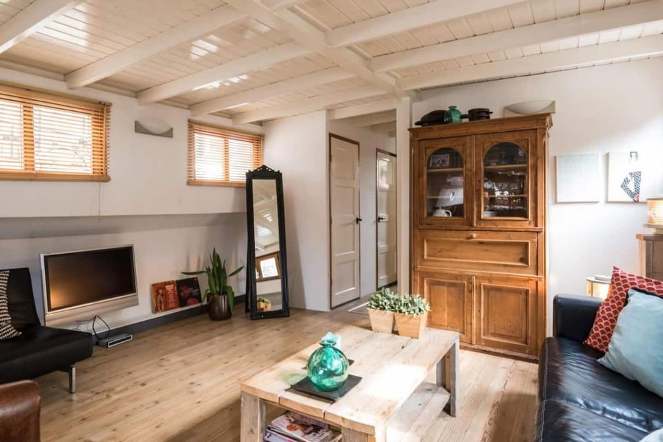 Luxury large Houseboat AZARA House in Amsterdam