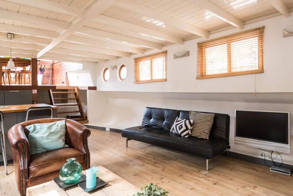 Luxury large Houseboat AZARA House in Amsterdam