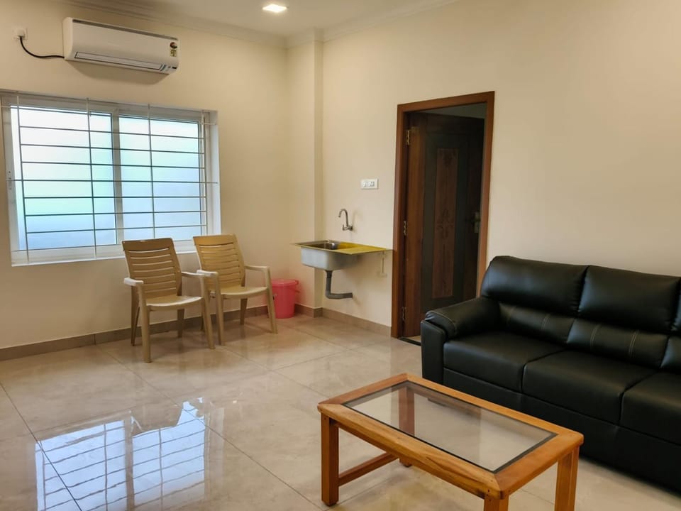 Living room, Seating area, air conditioner