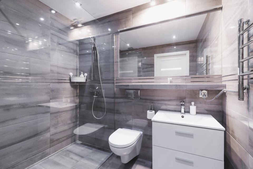Shower, Toilet, Bathroom, towels