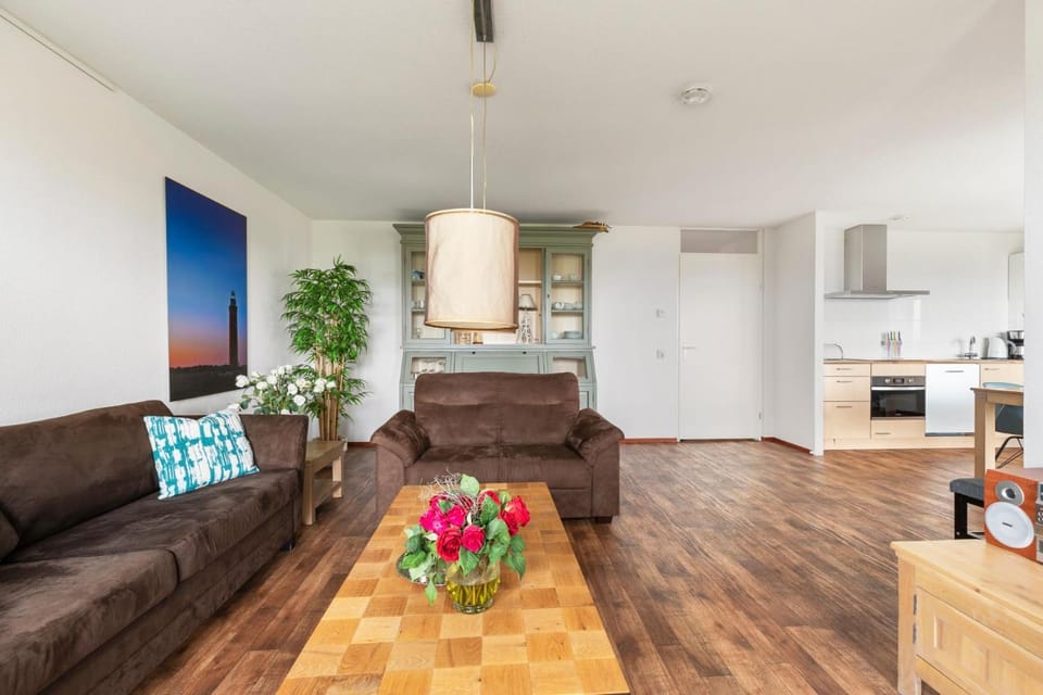 602S 4-pers apartment with unique beach view Apartment in Hellevoetsluis