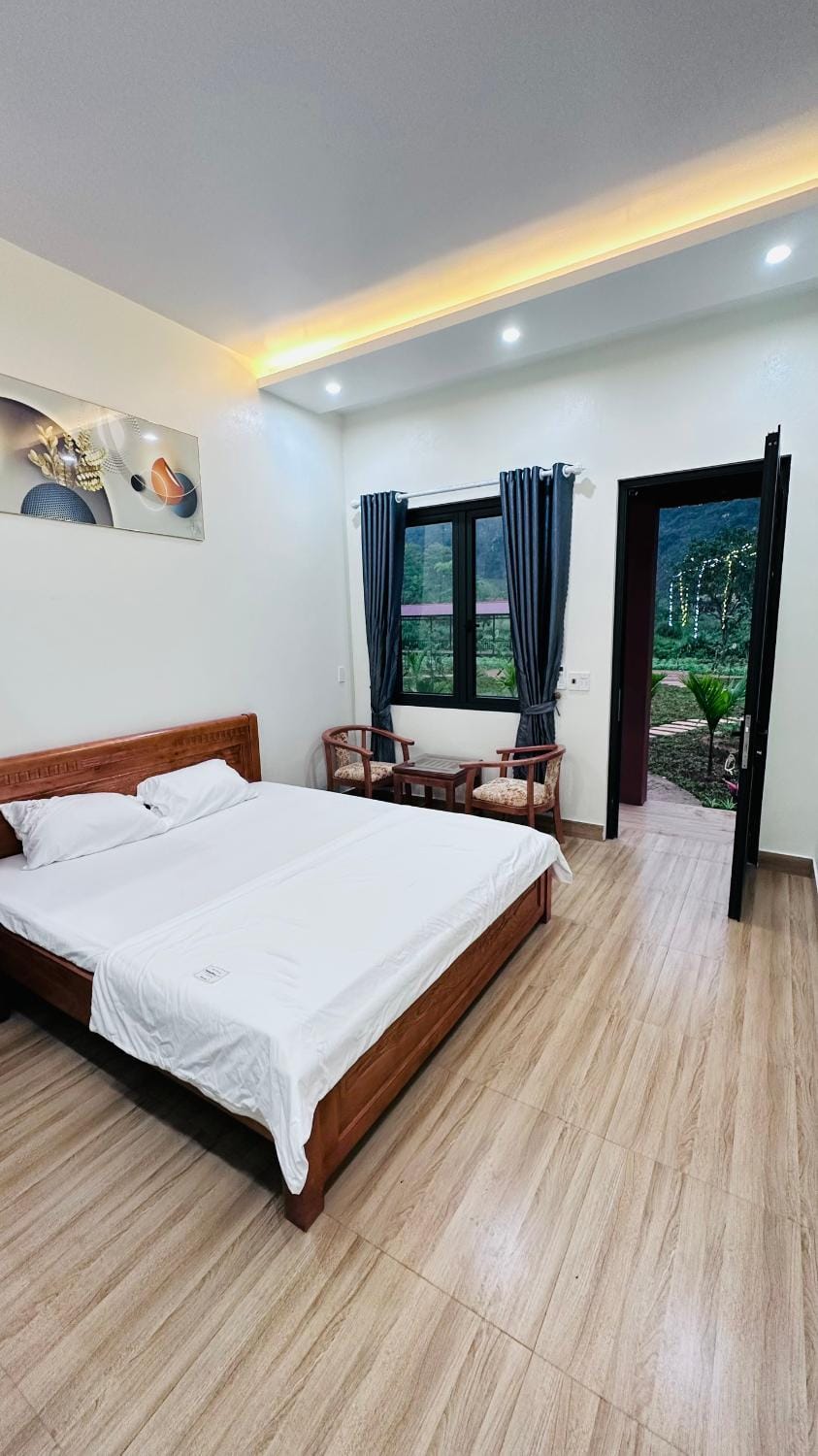 Là Nhà Homestay Bed and Breakfast in Vietnam