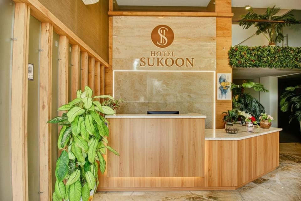 Property building, Facade/entrance, Lobby or reception