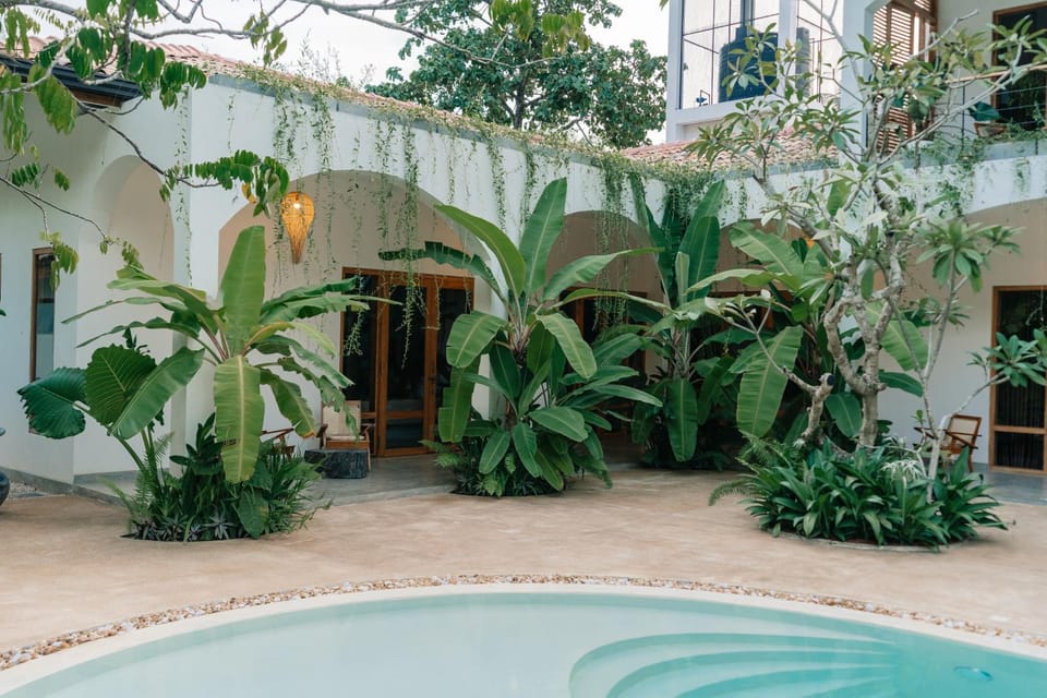 Property building, Garden view, Pool view, Swimming pool