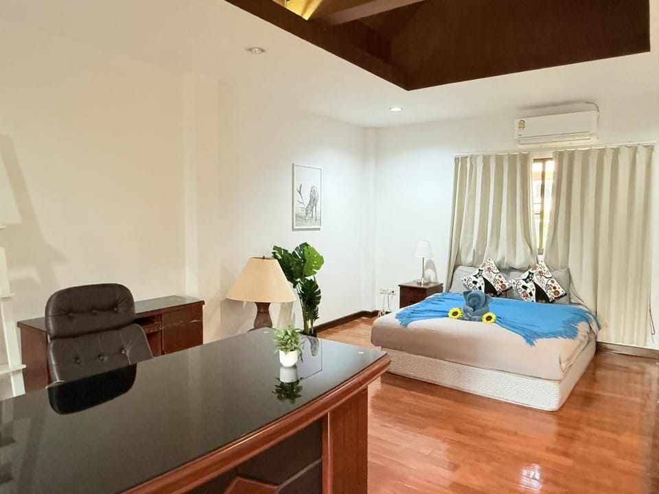 Yellow House Garden Pool Villa Villa in Chiang Mai