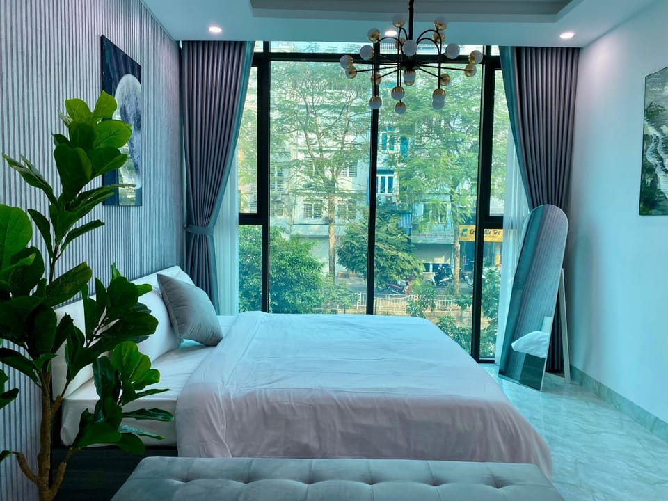 Bed, Natural landscape, Photo of the whole room, Bedroom