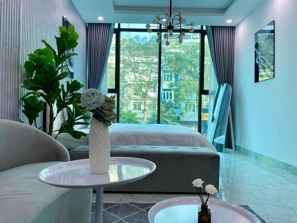 Bed, Living room, Photo of the whole room, Seating area, Bedroom