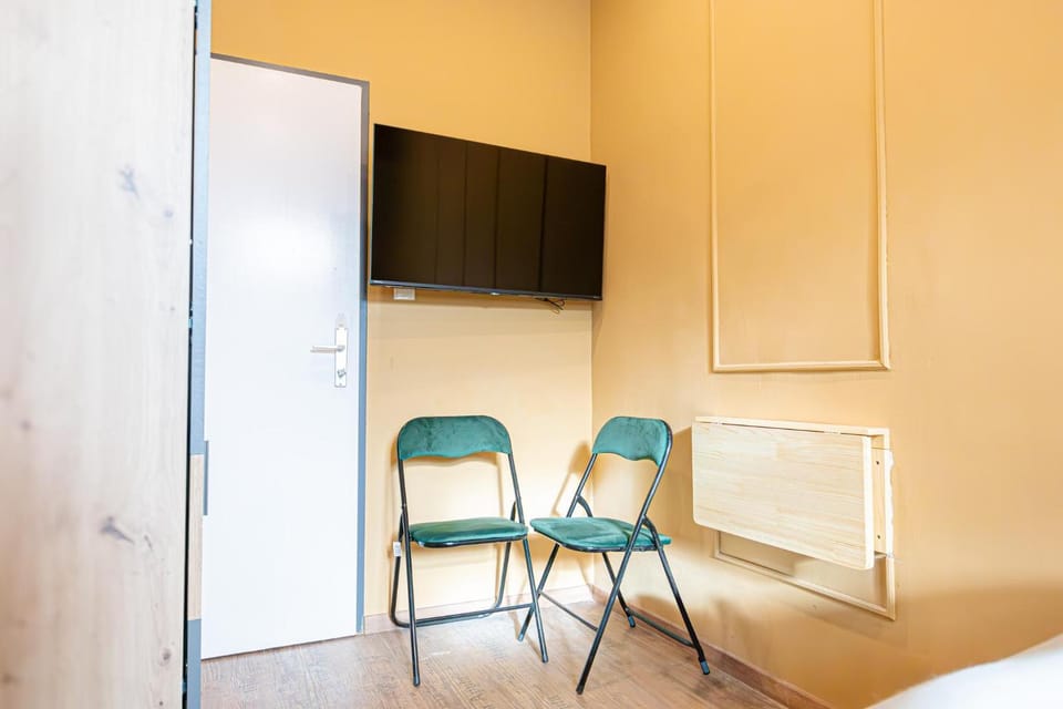 TV and multimedia, Seating area