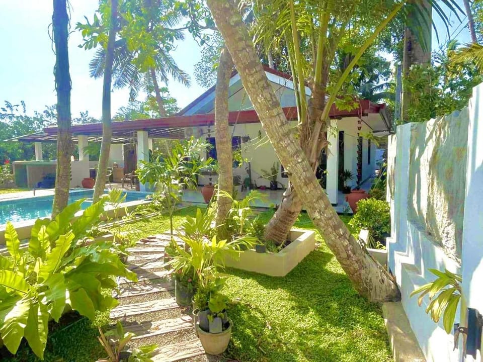 Double W Grand Villa Madiha Villa in Kamburugamuwa