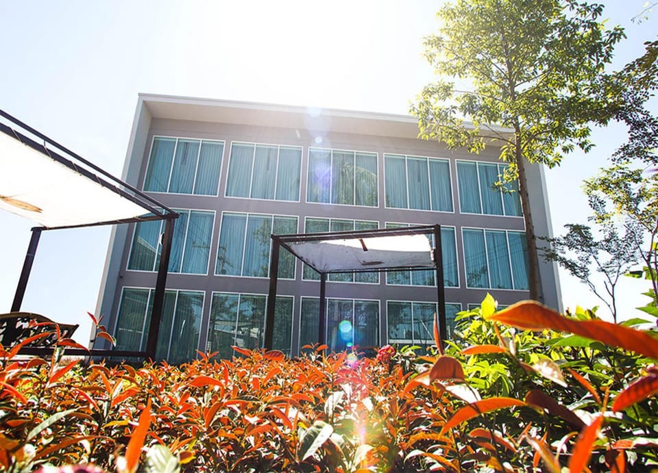 Property building, Facade/entrance, Garden view