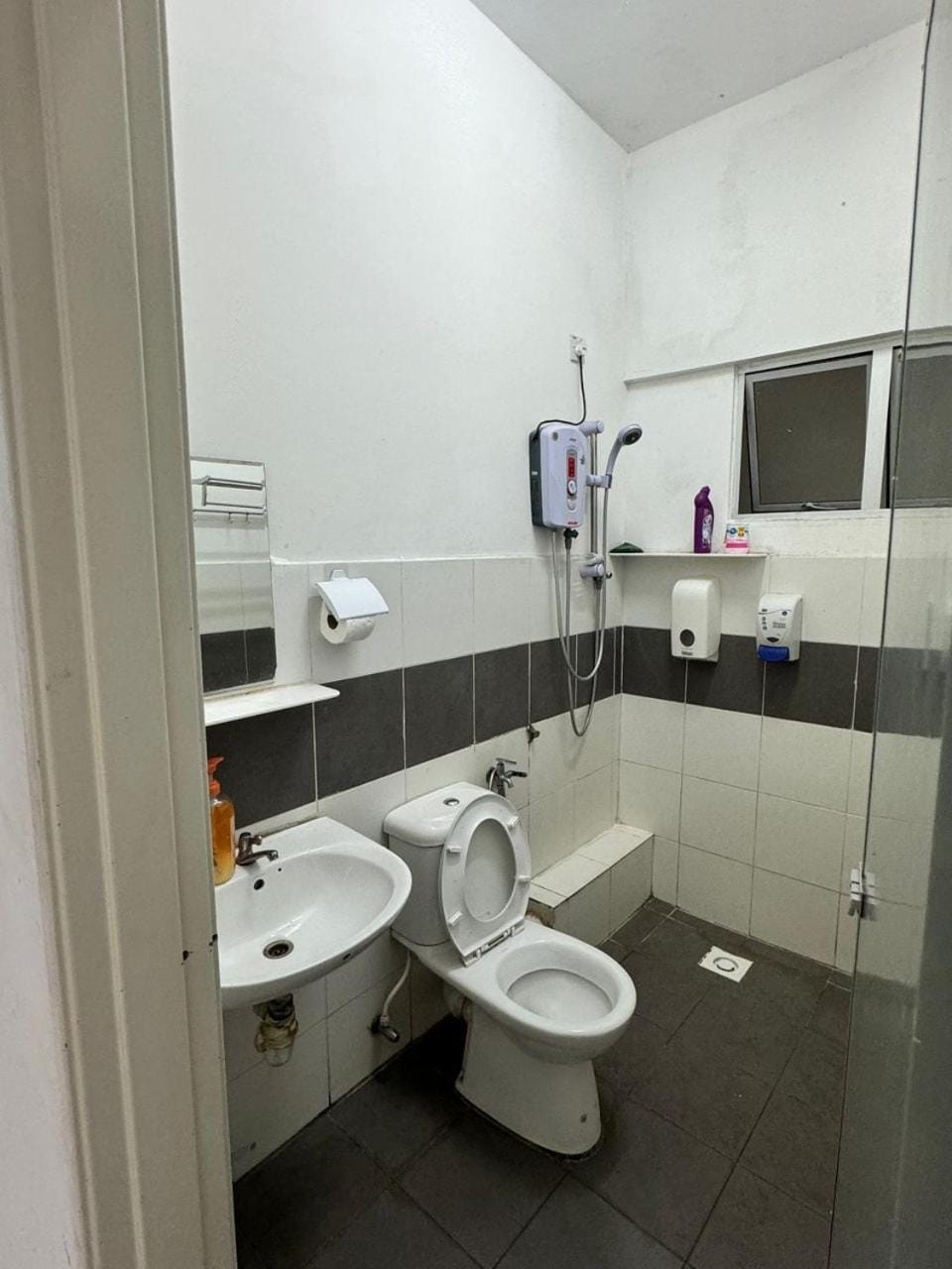 Shower, Toilet, Bathroom