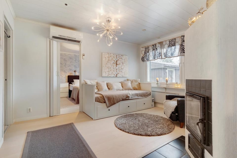 Bed, Living room, Seating area