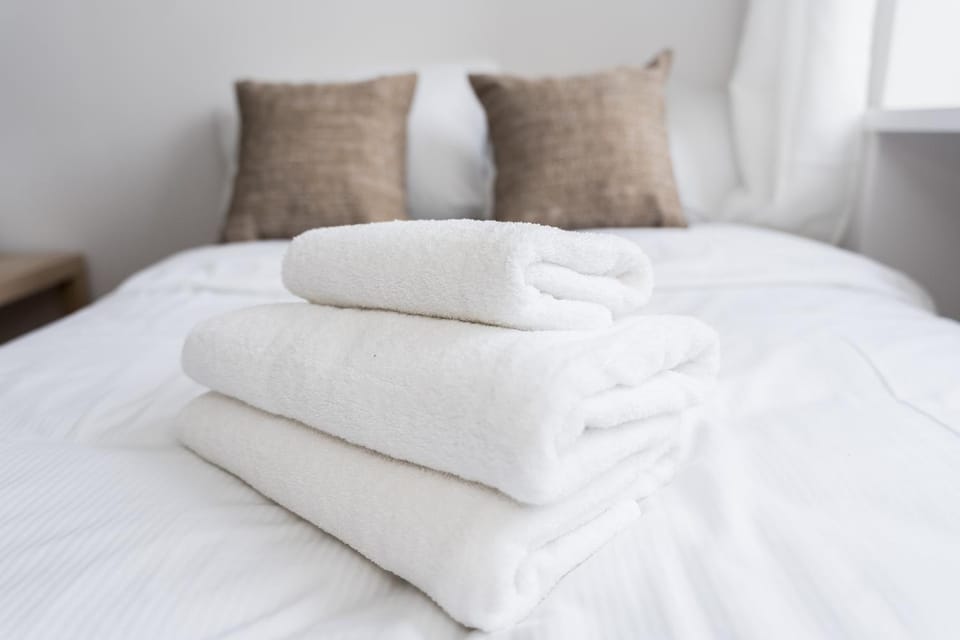 Bed, Photo of the whole room, Bedroom, towels