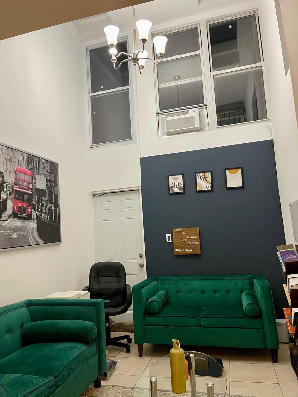 TV and multimedia, Seating area