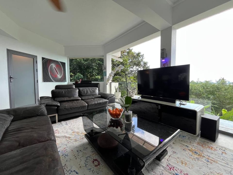 Communal lounge/ TV room, TV and multimedia, Living room, Seating area