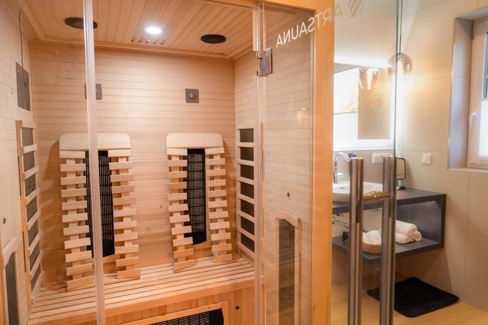 Bathroom, Spa and wellness centre/facilities