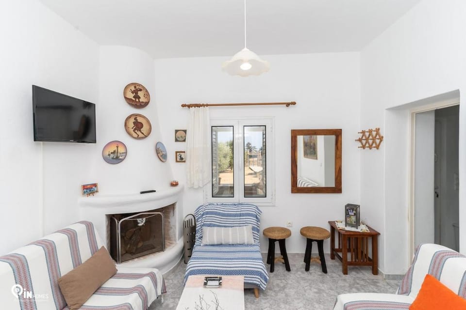 TV and multimedia, Living room, Garden view, fireplace
