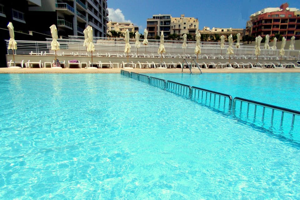 Swimming pool, Swimming pool