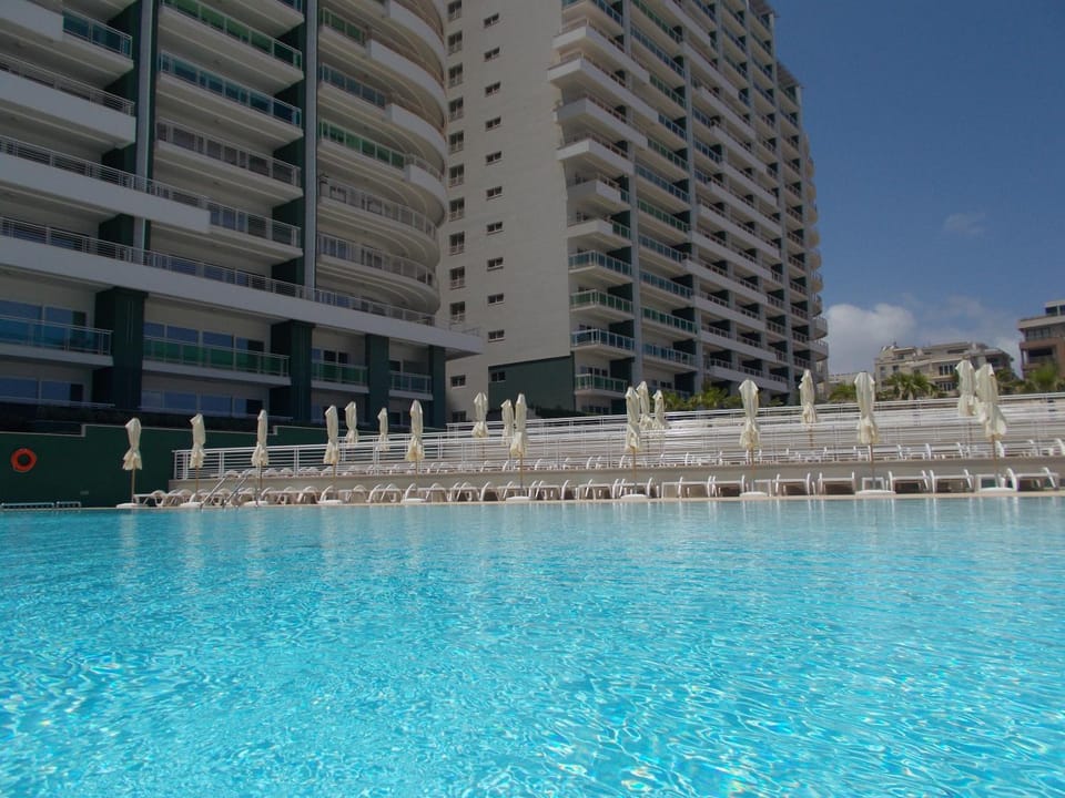 Swimming pool, Swimming pool