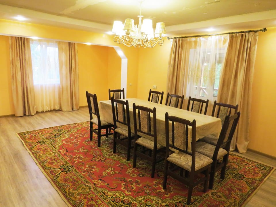 Living room, Dining area, Meeting/conference room