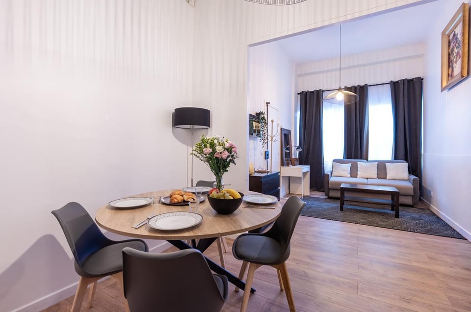 Living room, Seating area, Dining area