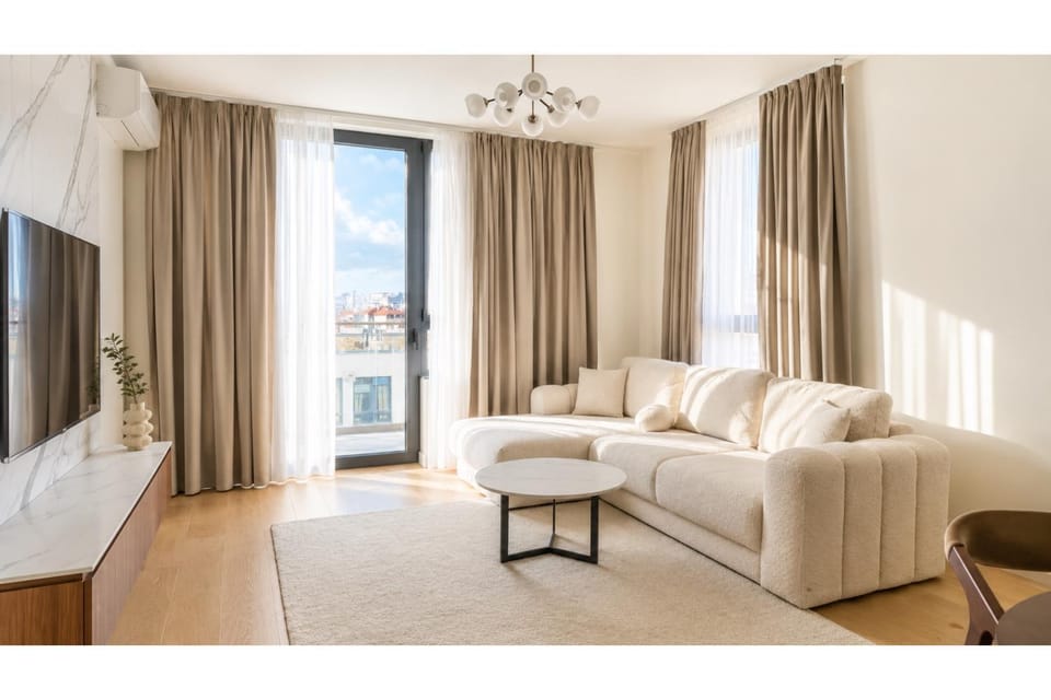Bed, Living room