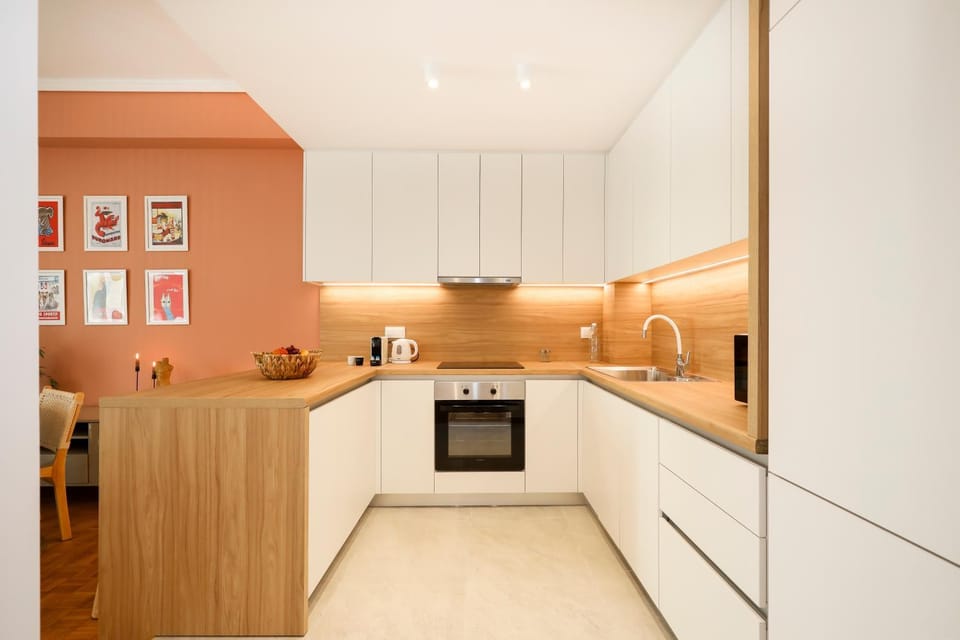 Coffee/tea facilities, Kitchen or kitchenette, dishwasher, oven, stove, toaster