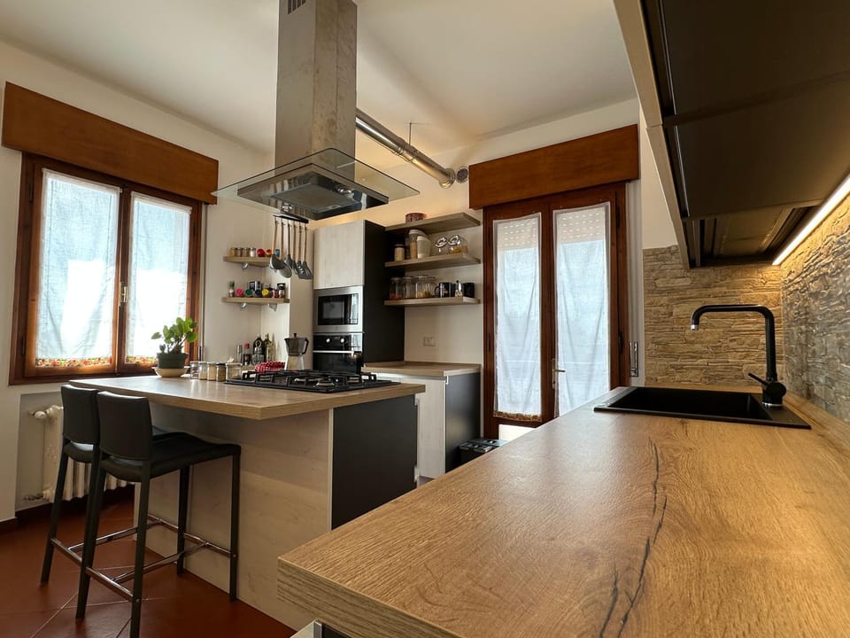 Kitchen or kitchenette, dishwasher
