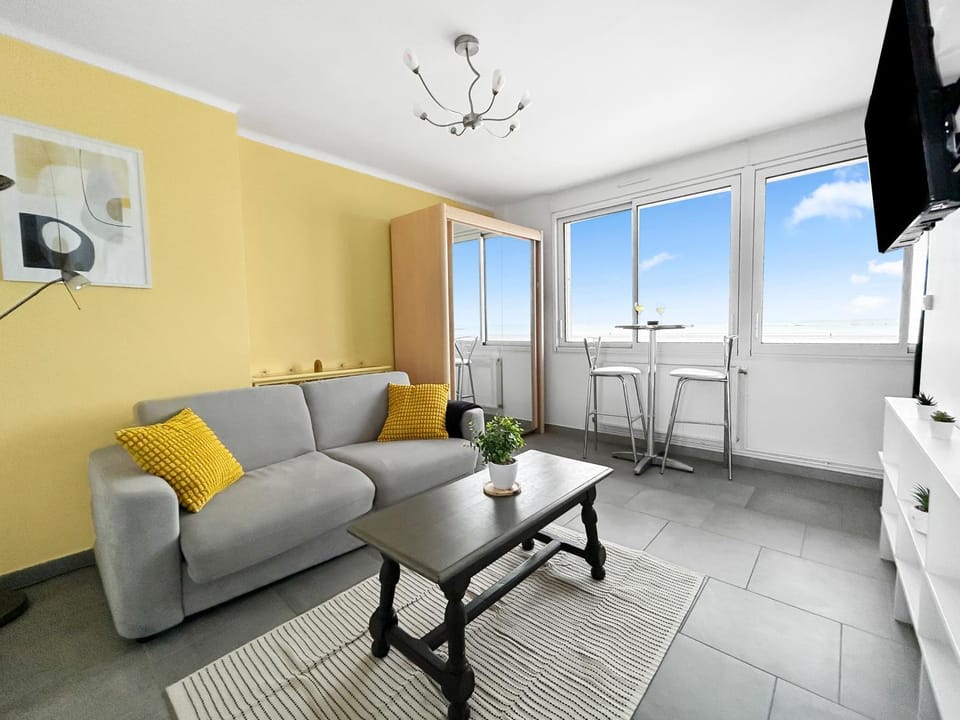 Escale marine à deux pas du sable, terrasse privée Apartment in Dunkirk